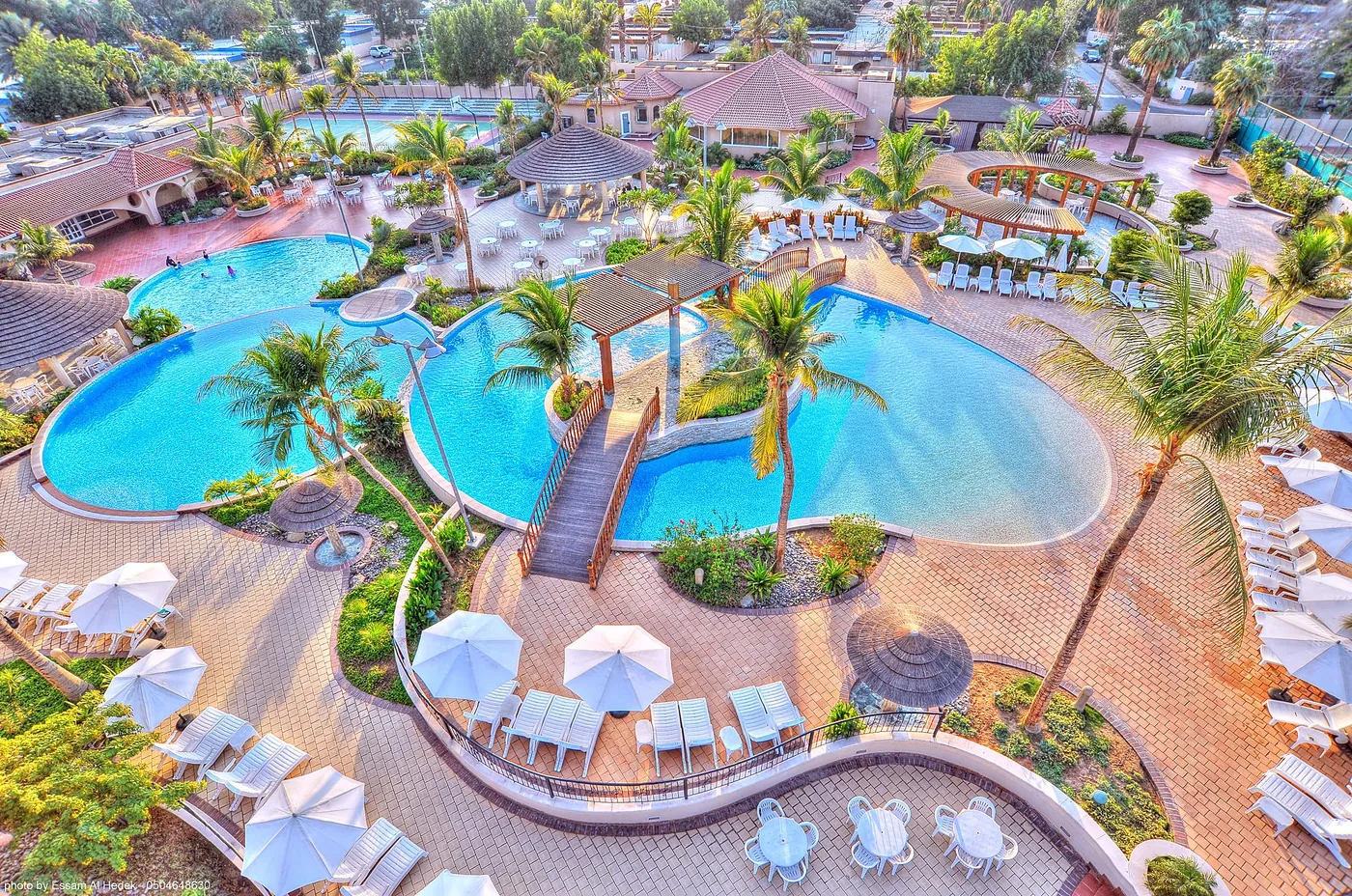 Lagoon pool with palm islands